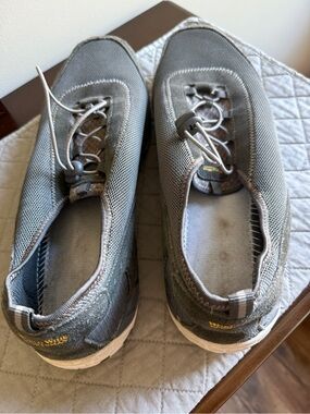 Men's Gray Slip-On Mesh Sneakers with Quick-Pull Lacing